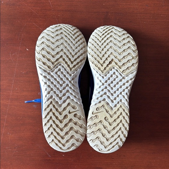 Nike React Blue and Red Sneakers Lightweight Design - Picture 4 of 5